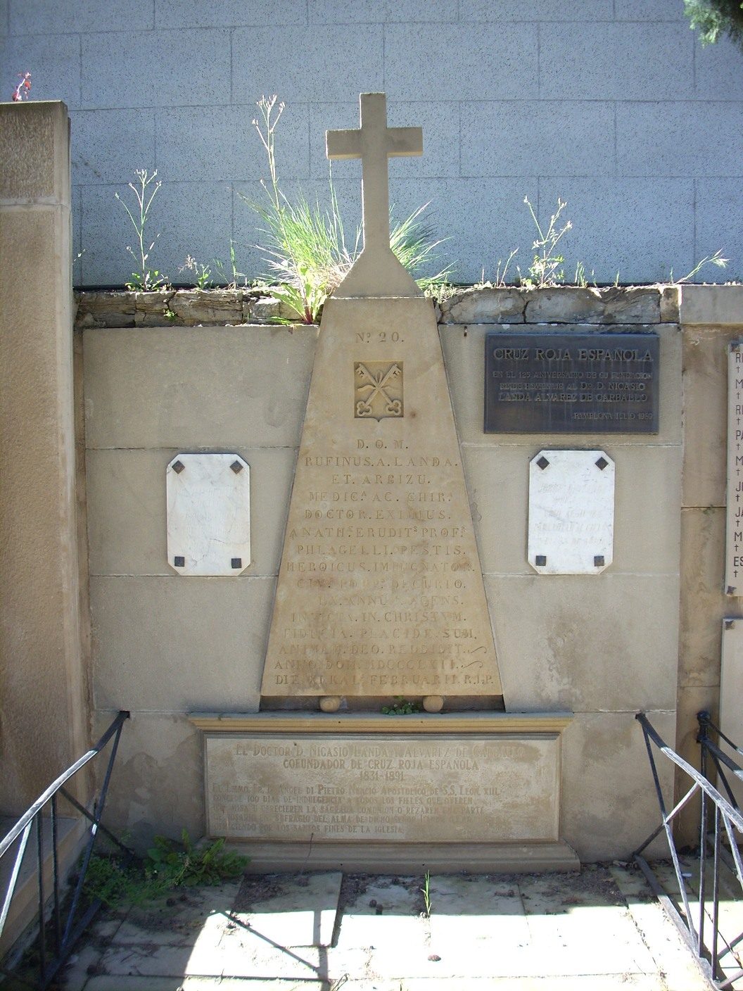 Rufino Landa s tomb, Pamplona, Spain - 01.JPG